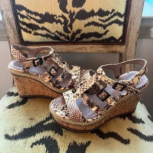 Vince Camuto | Serafina Snakeskin Wedge Sandal 5